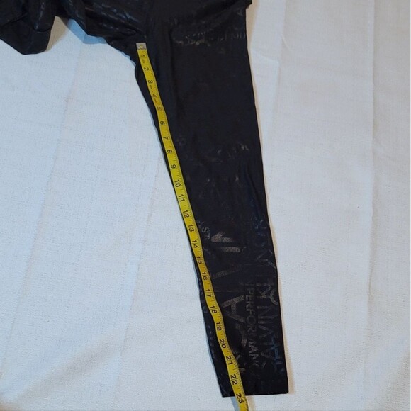 Calvin Klein Black Text Performance Wick Cropped Leggings Size Small - Picture 4 of 10